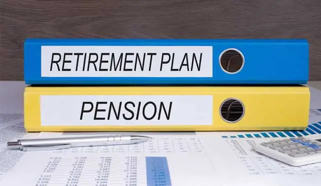 two folders, one blue called retirement plan and one yellow with pension on the folder